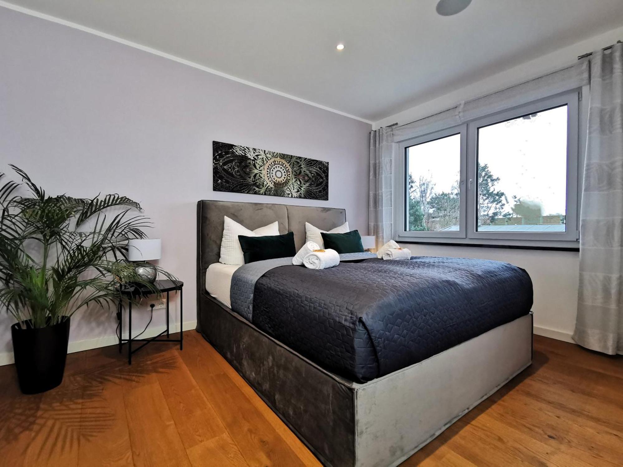 Bohnapartments Luxury Villa Berlin - 210Qm - Wintergarten - Kamin - 4 Kostenlose Parkplaetze - 6 Schlafzimmer - Neubau - Luxusausstattung Биркенвердер Экстерьер фото